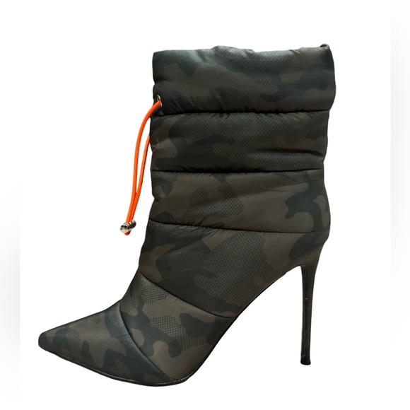 Cloak, Steve Madden, puffer boot camo size 9 - Picture 1 of 5
